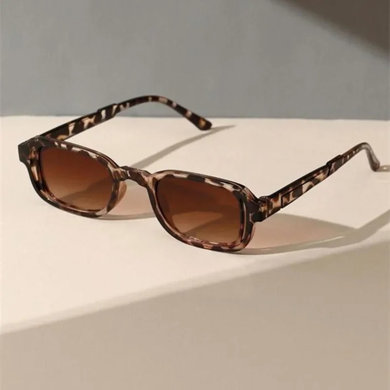 Luxe Rechthoek Zonnebril Vrouw - Designer Sunglasses recensie en prijs